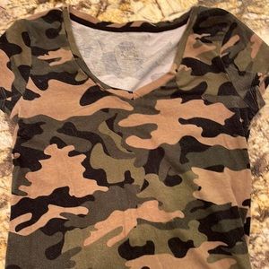 Camo v-neck cap sleeve t shirt